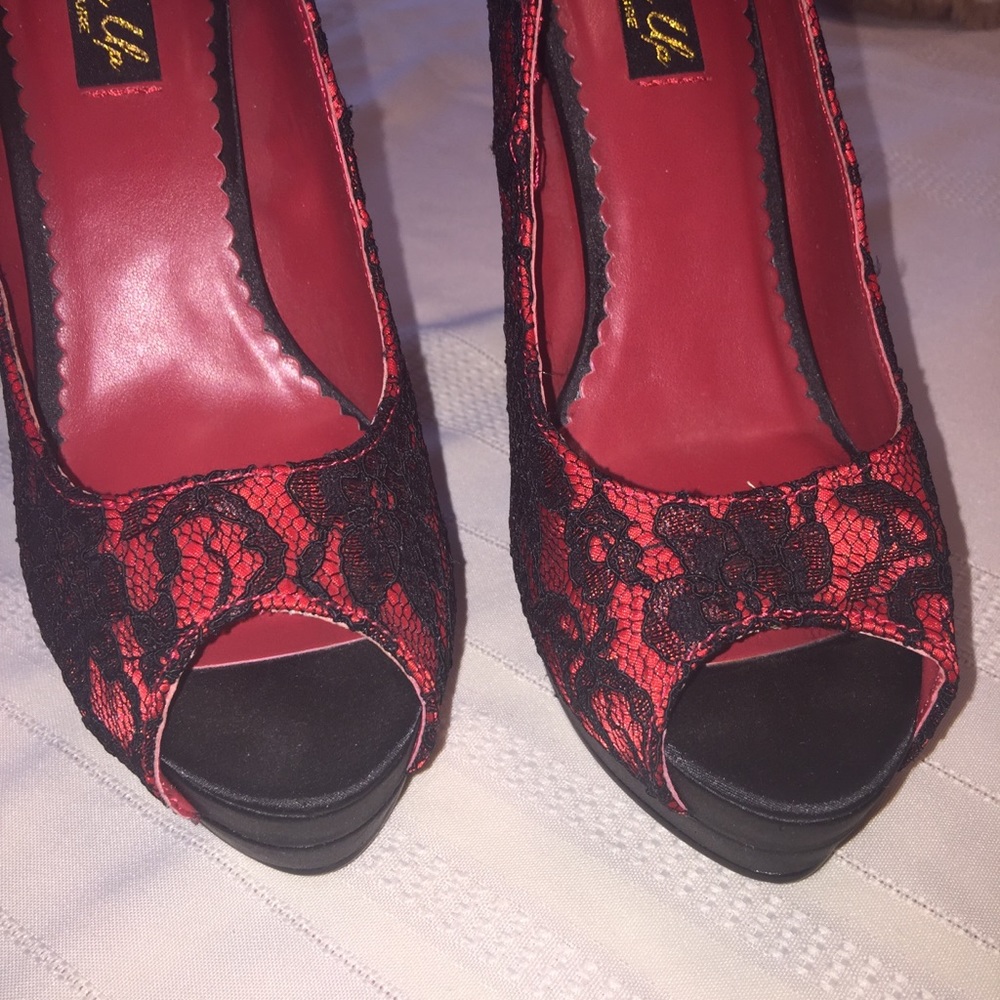 Shoes - Picture 4 of 8